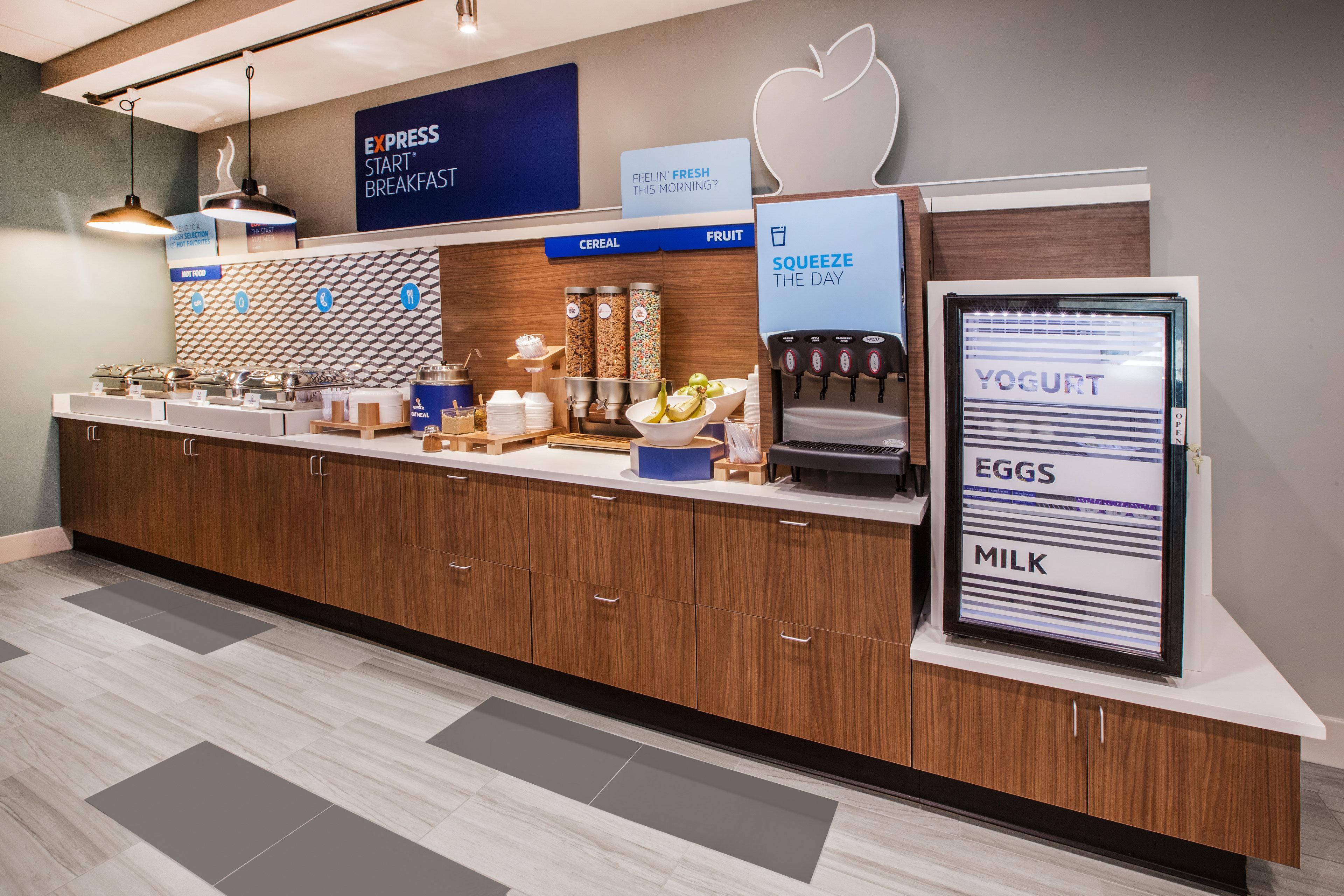 Holiday Inn Express Hotel & Suites Forest By Ihg Bagian luar foto
