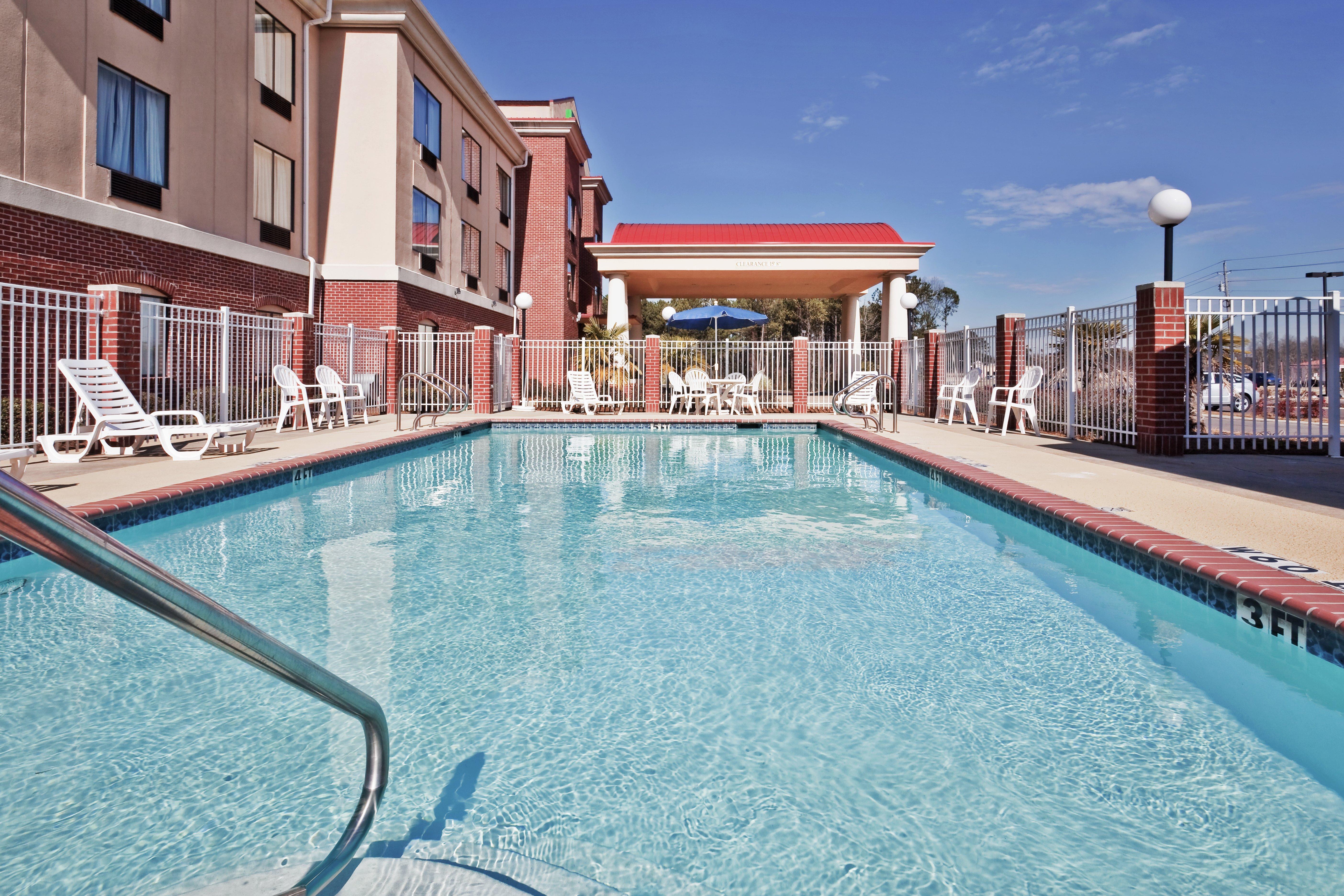 Holiday Inn Express Hotel & Suites Forest By Ihg Bagian luar foto