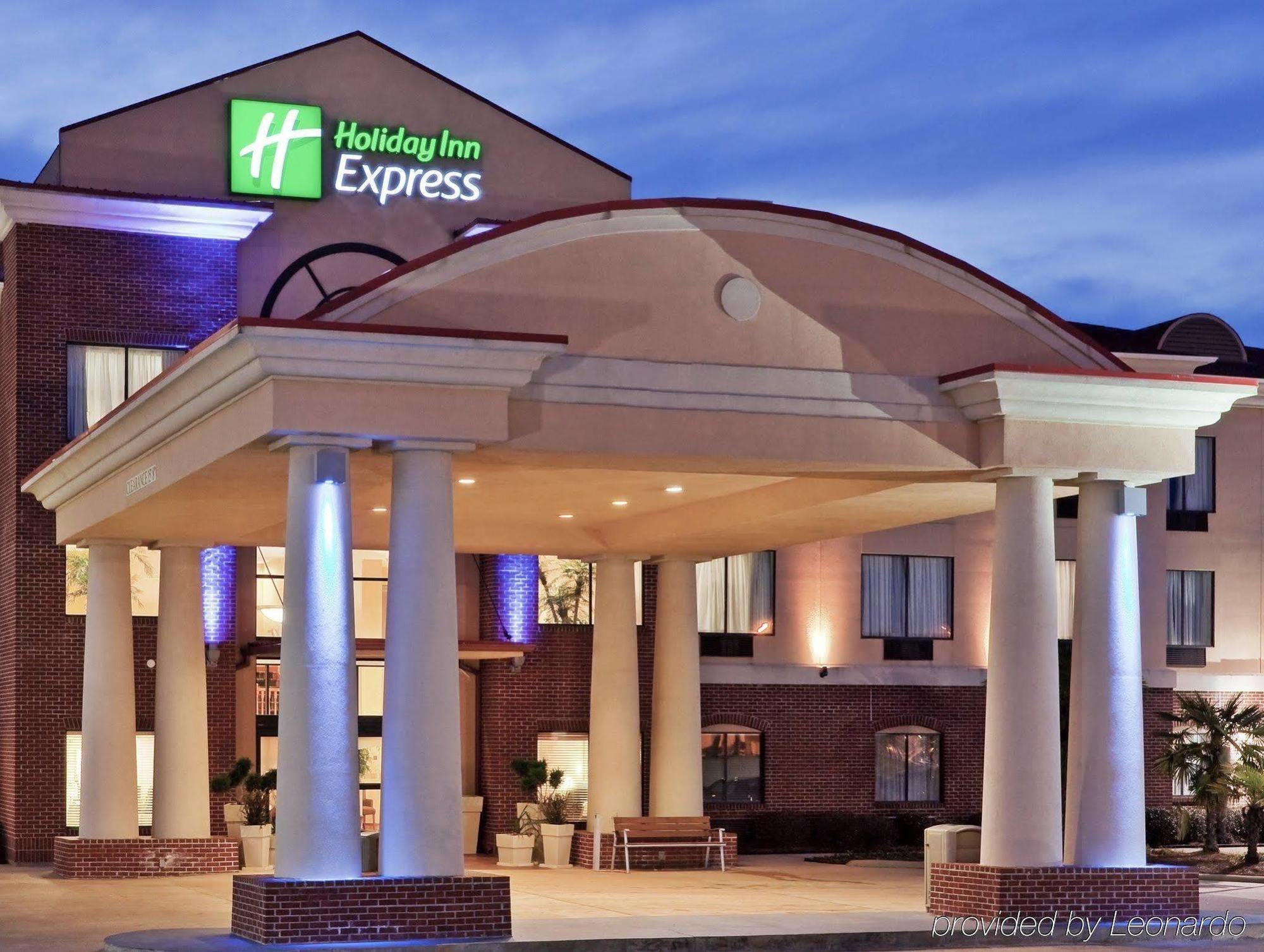 Holiday Inn Express Hotel & Suites Forest By Ihg Bagian luar foto
